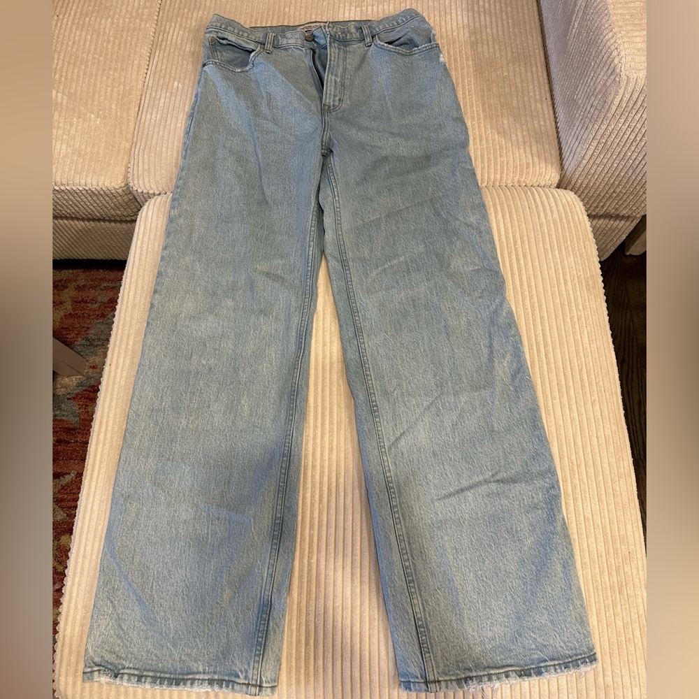 Abercrombie denim light wash jeans- 90s relaxed jean - high waisted